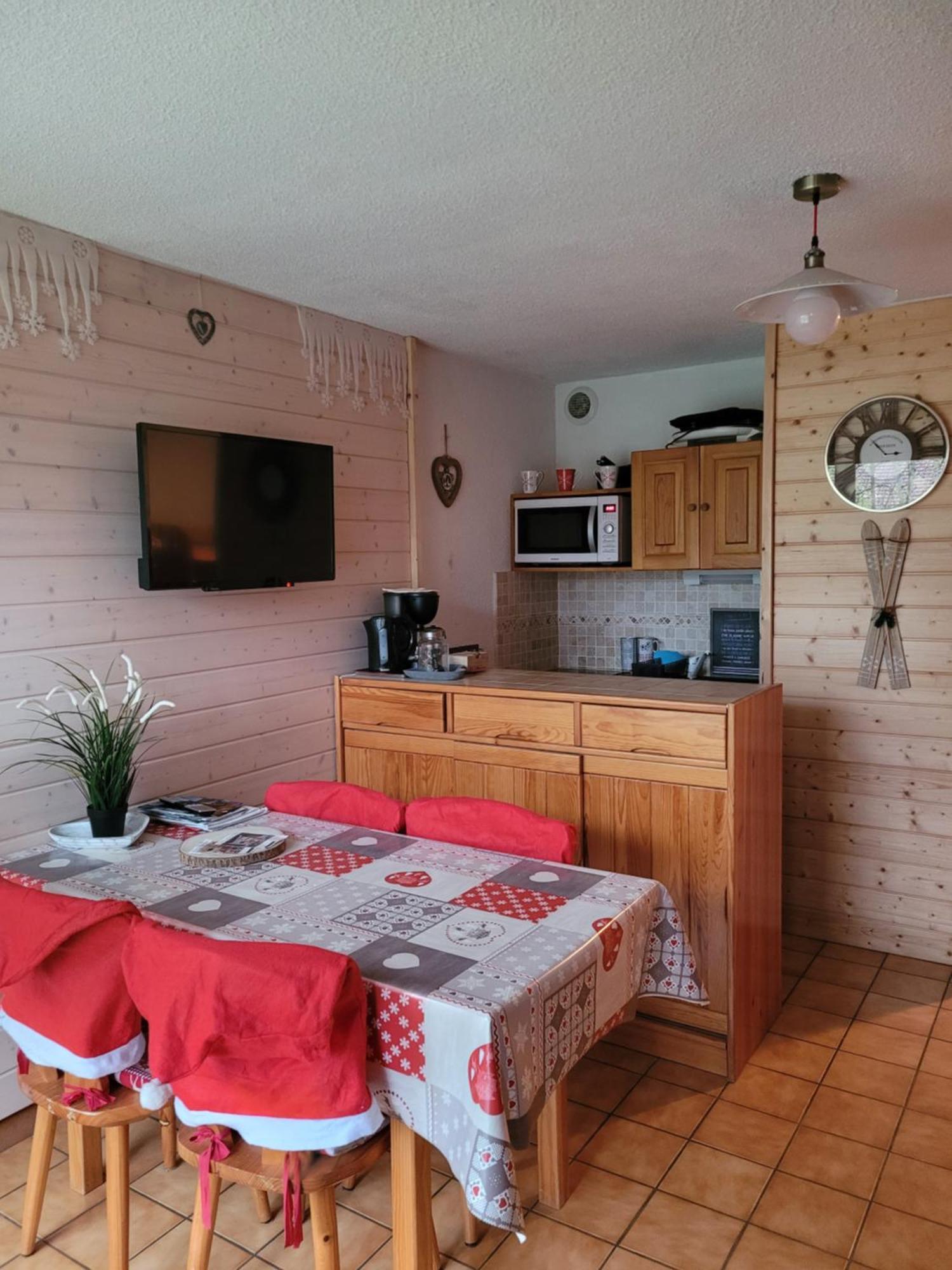 Appartement Le Flocon, Joli Petit Cocon 4 Pers En Rez De Jardin Draps Inclus Les Rousses Exterior photo